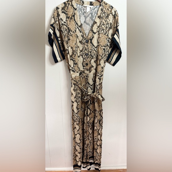 H&M wide leg snake print button front jumpsuit size 12 - Picture 4 of 9